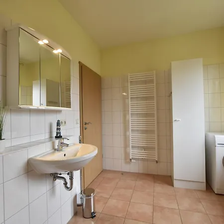 Spacious Home, Zierow, Cleaning Included Feriehus